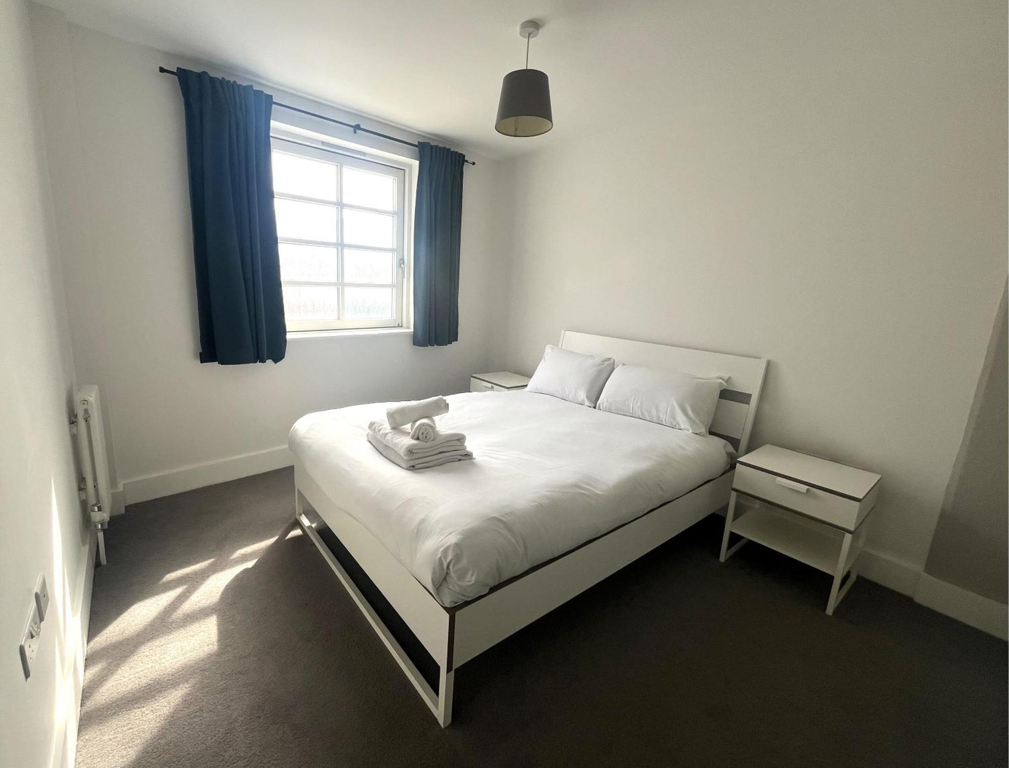 Harbourside Haven - One Bed With Balcony Apartment *